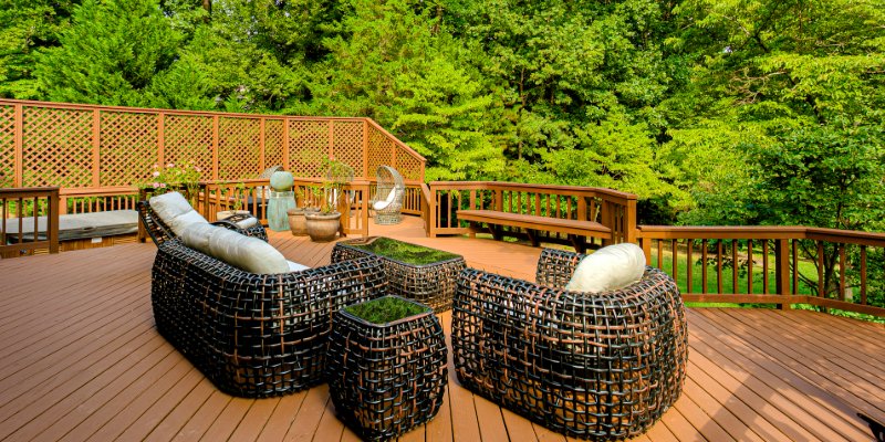 Decks in Dresden, Tennessee